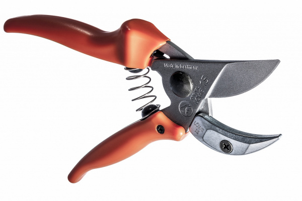 ART 15.104 Секатор LOWE